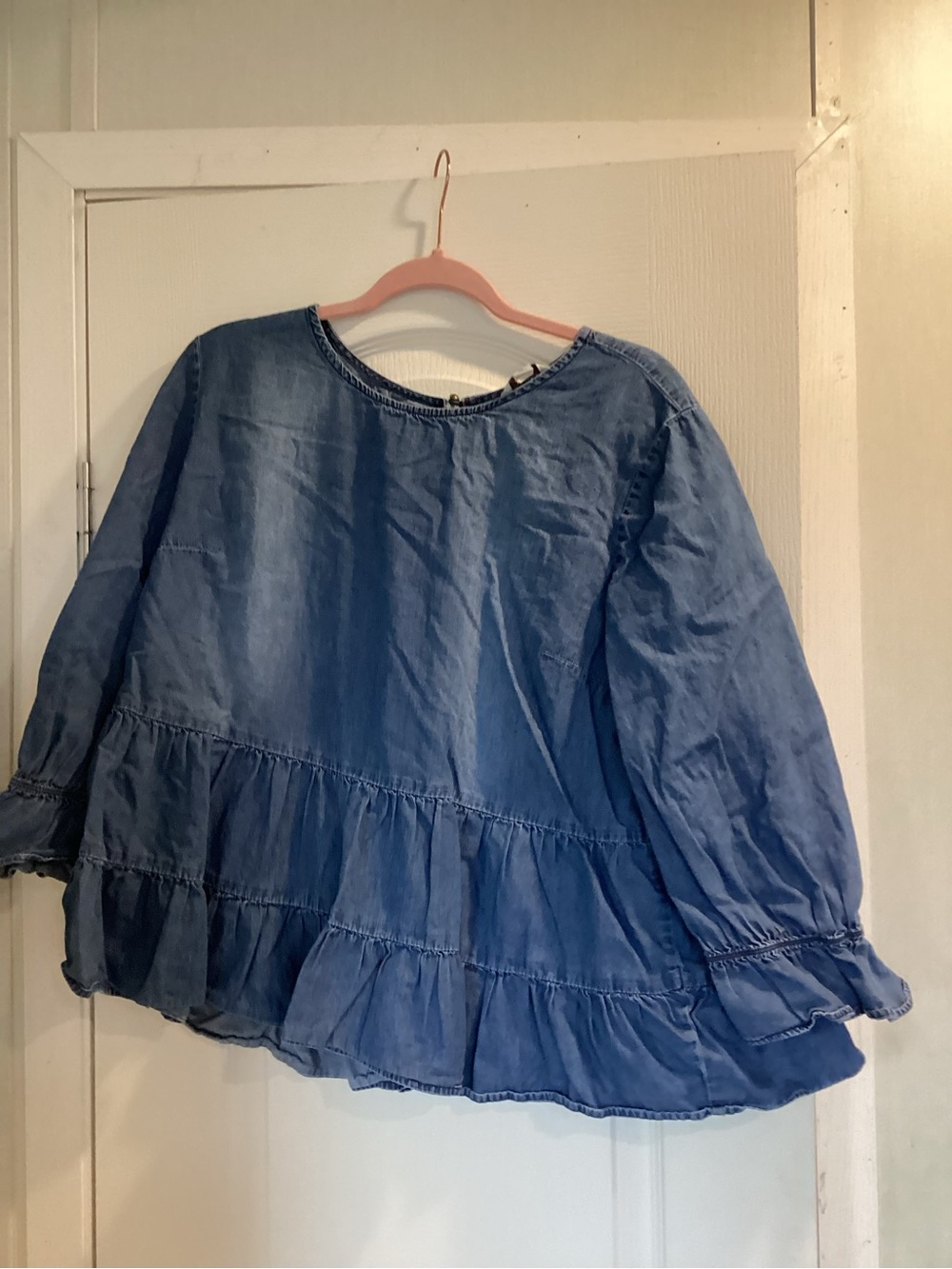 Cato Blue Tiered Ruffle Chambray Blouse XL EUC